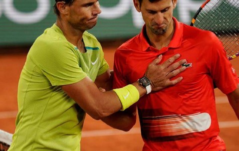 爱游戏-德约科维奇与90激战FPX分钟，刷新纪录胜负难料！，纳达尔焦点对战观众掌声雷动(纳达尔vs德约科维奇)