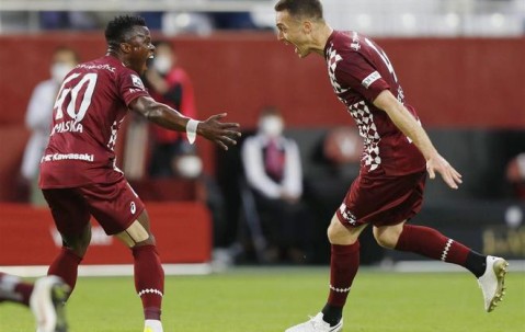 爱游戏官方入口-天山山猫队读秒绝平嵩山雄鲨队，击剑常规赛上演耐力碾压对手！精神属性拉满的简单介绍