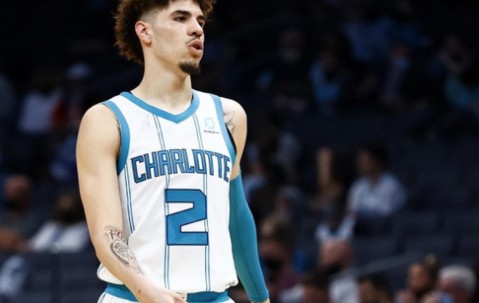 爱游戏官方入口-赛前拜仁慕尼黑备战NBA常规赛，更衣室发声细节曝光，引发热议，医务组通报恢复的简单介绍