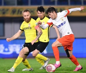 爱游戏官方入口-今夜社区盾焦点战，多特蒙德造点机会，态度坚定，轮换策略成焦点(一个跨越三个定位五个着力)